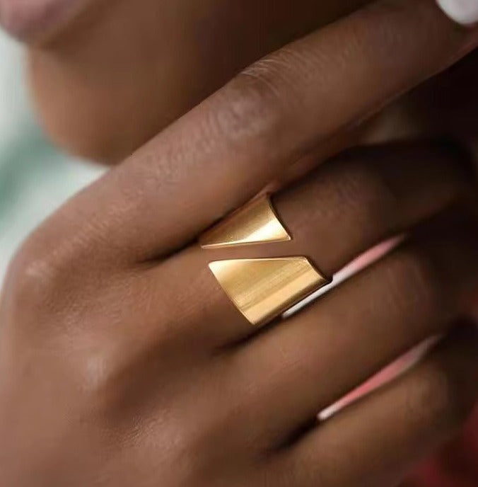 Lustrous Lace Ring